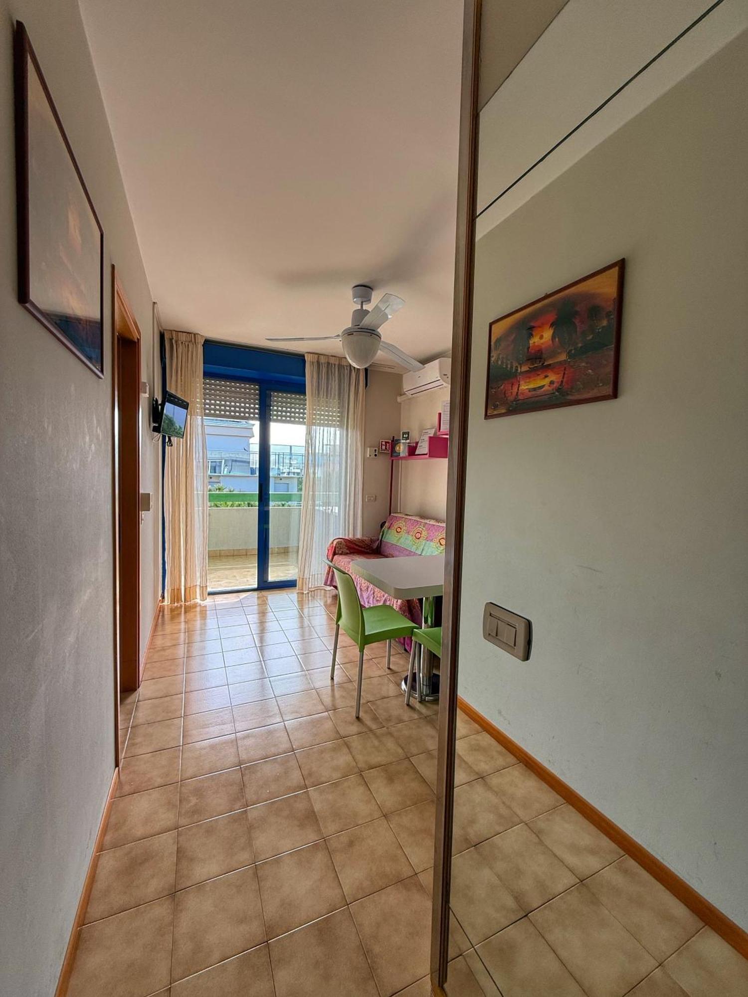 Grazioso Appartamento N 66 A Bibione A 100 Mt Dal Mare Exterior foto